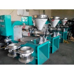 彭水苗族土家族自治縣多功能榨油機(jī)、芝麻榨油機(jī)怎么保養(yǎng)和維修，維護(hù)消費(fèi)者合法權(quán)益 進(jìn)企業(yè)